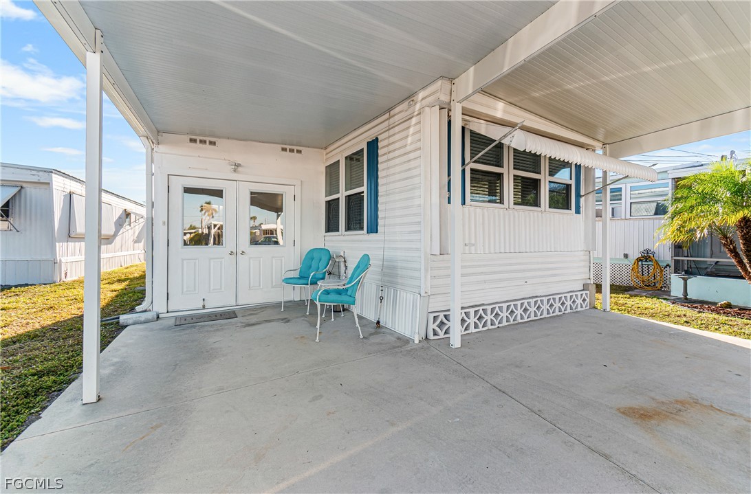 5558 Palm Beach Boulevard 45