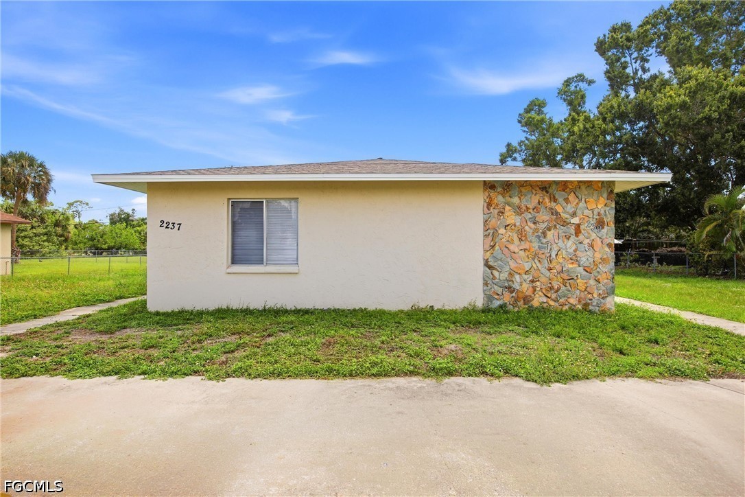 2237 Iris Way
