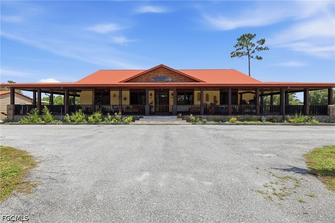 842 Hunting Club Avenue