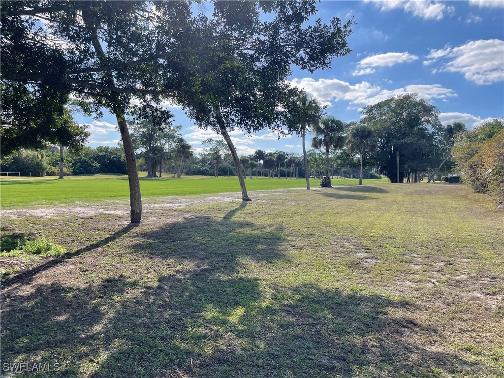 23 E Greens Boulevard