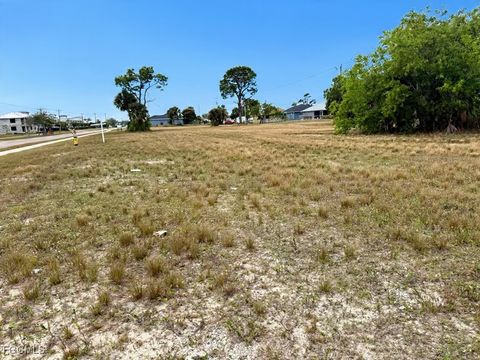 806 Skyline Boulevard Cape Coral FL 33991
