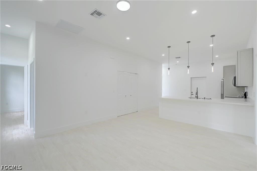 940 Lakeside Drive