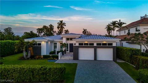 1807 Snook Drive Naples FL 34102