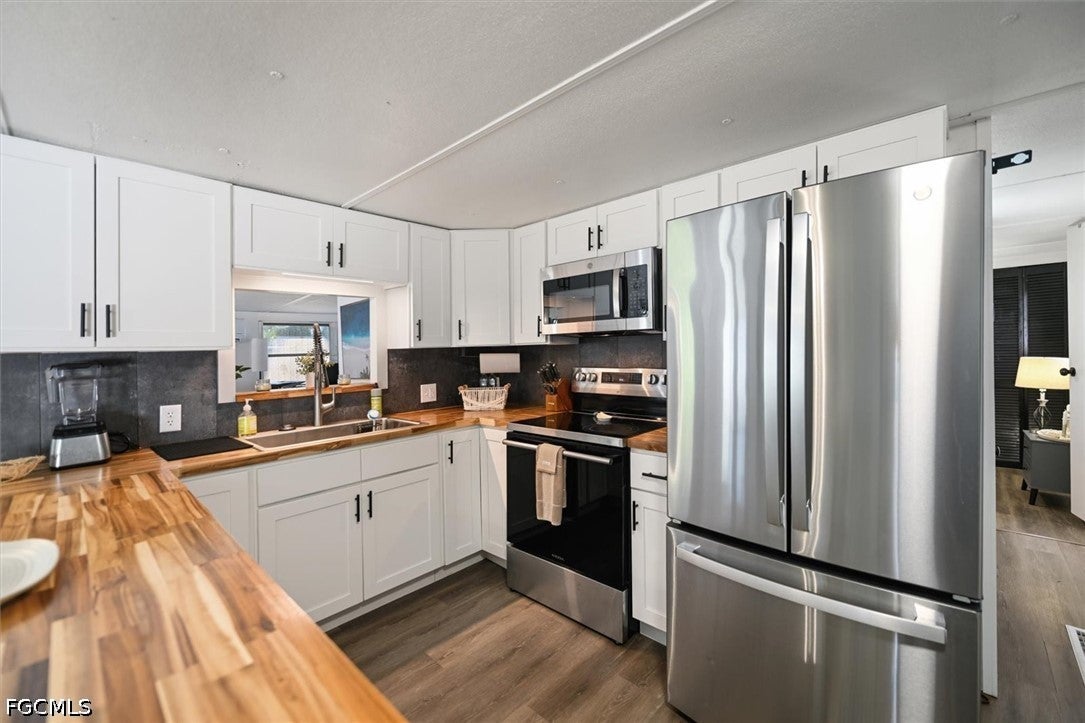 12211 Palm Drive