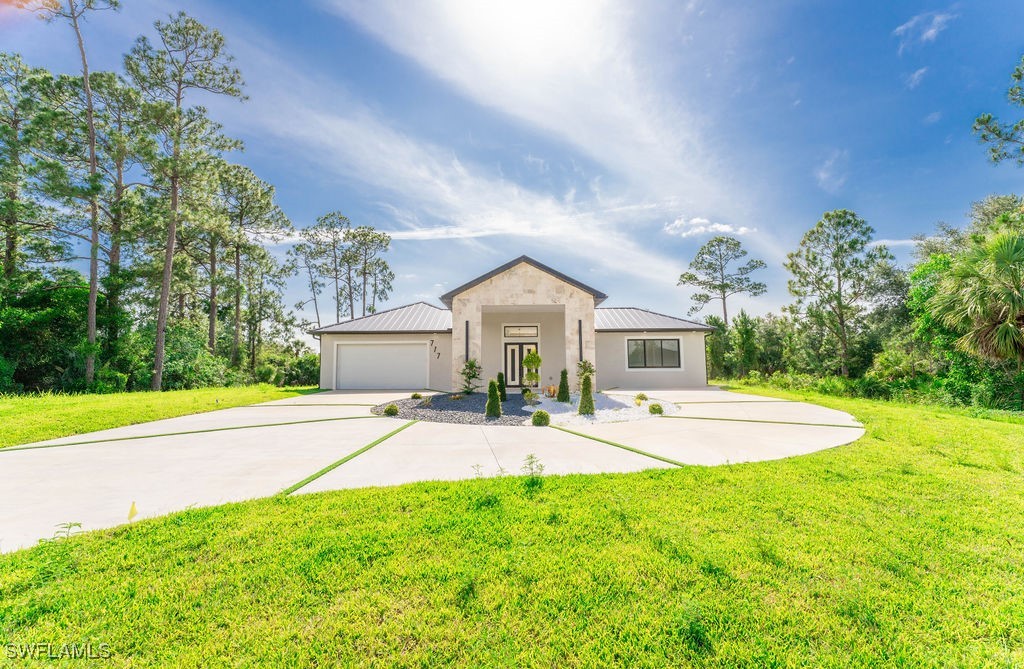 717 Calvin Avenue