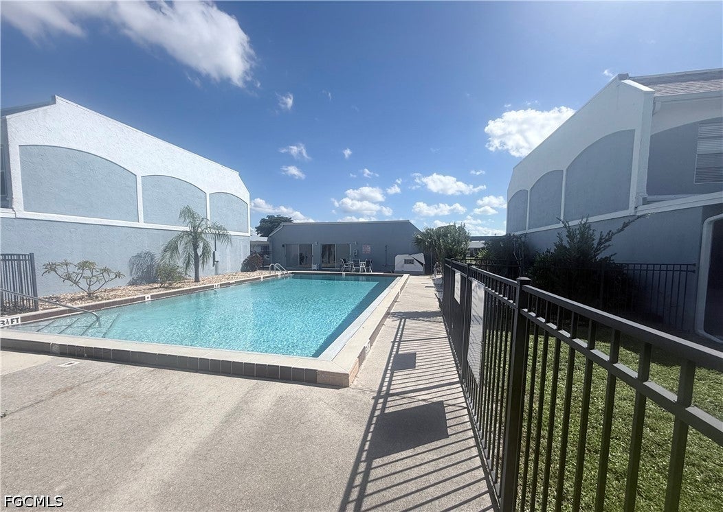 4514 SW 8th Place 12