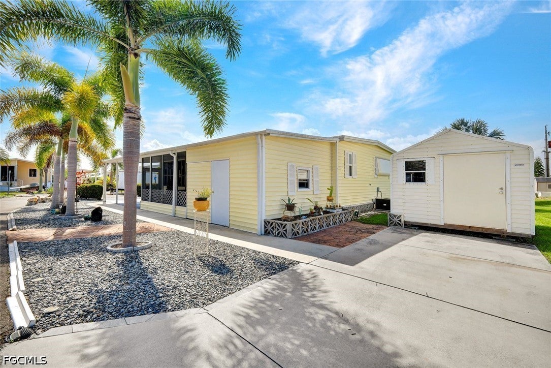 16049 Hibiscus Way