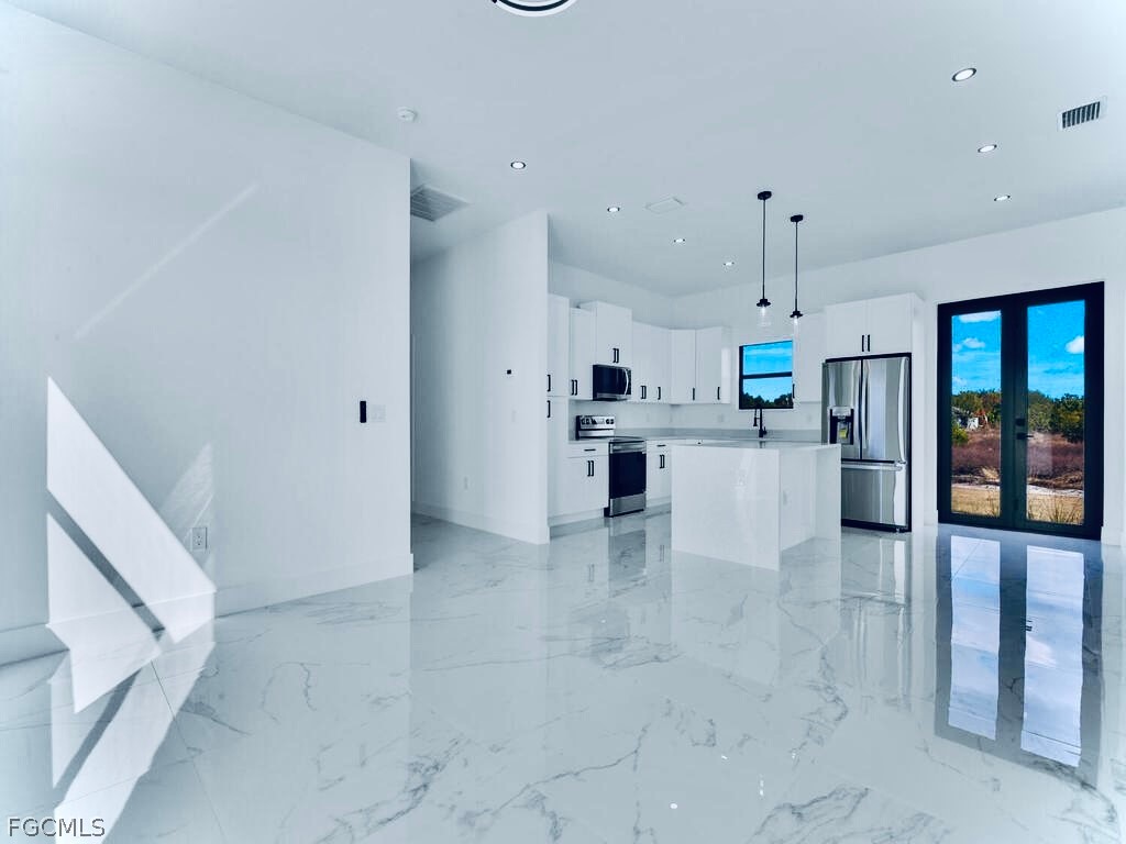 515 Croydon Avenue S