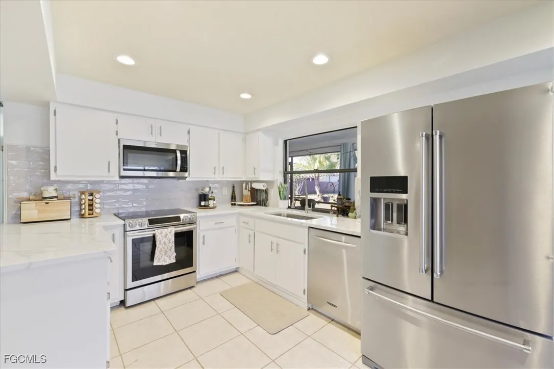 Cape Coral, Florida 33904, United States, 3 Bedrooms Bedrooms, ,2 BathroomsBathrooms,Residential,Active,253729