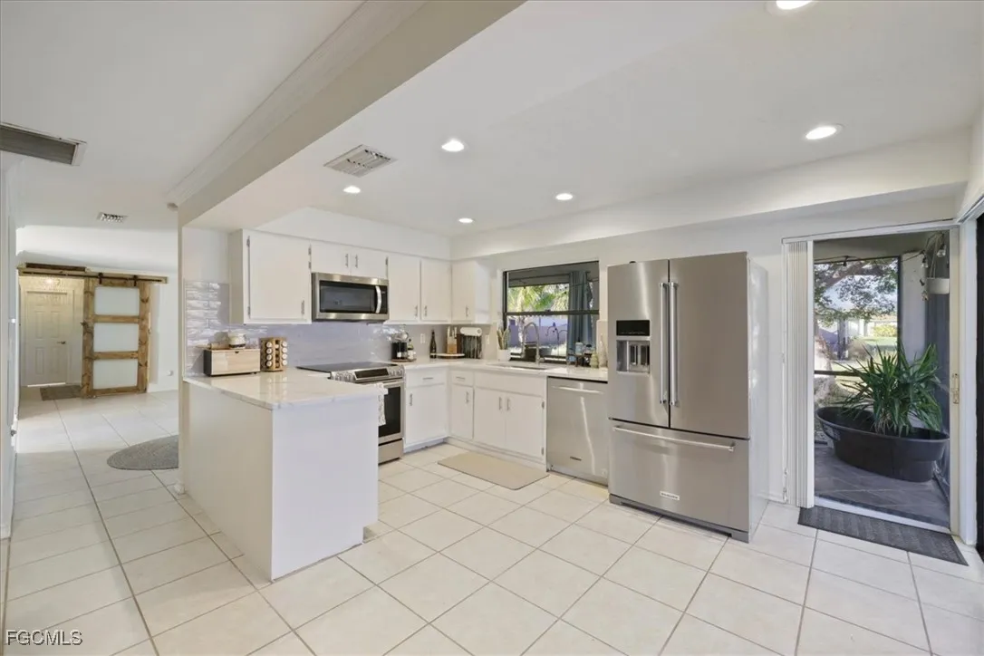 Cape Coral, Florida 33904, United States, 3 Bedrooms Bedrooms, ,2 BathroomsBathrooms,Residential,Active,253729