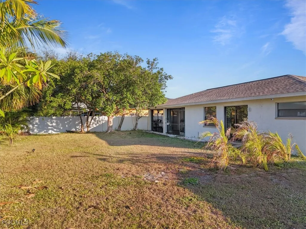 Cape Coral, Florida 33904, United States, 3 Bedrooms Bedrooms, ,2 BathroomsBathrooms,Residential,Active,253729