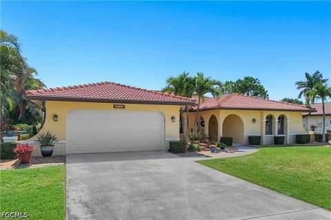 Tiny photo for 3718 SE 8th Avenue, Cape Coral, FL 33904 (MLS # 2026019380)