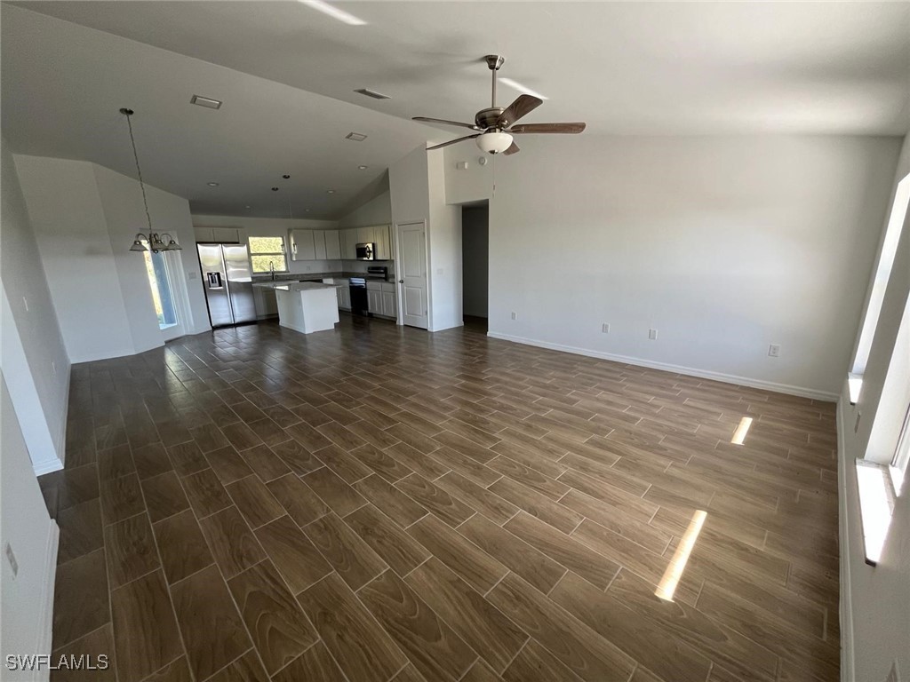 555 Yeehaw Avenue
