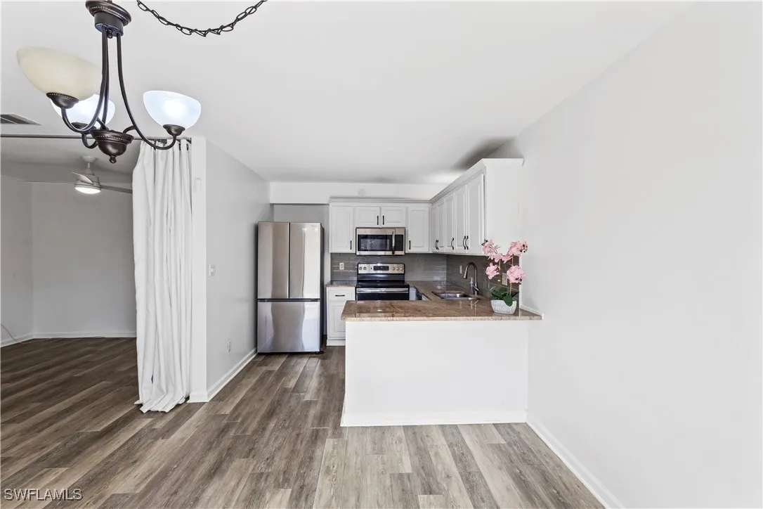 Fort Myers, Florida 33907, United States, 3 Bedrooms Bedrooms, ,3 BathroomsBathrooms,Residential,Active,257100