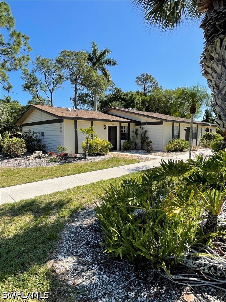 Photo 1 of 21 — 1095 Pine Isle Lane 1095, Naples, FL 34112