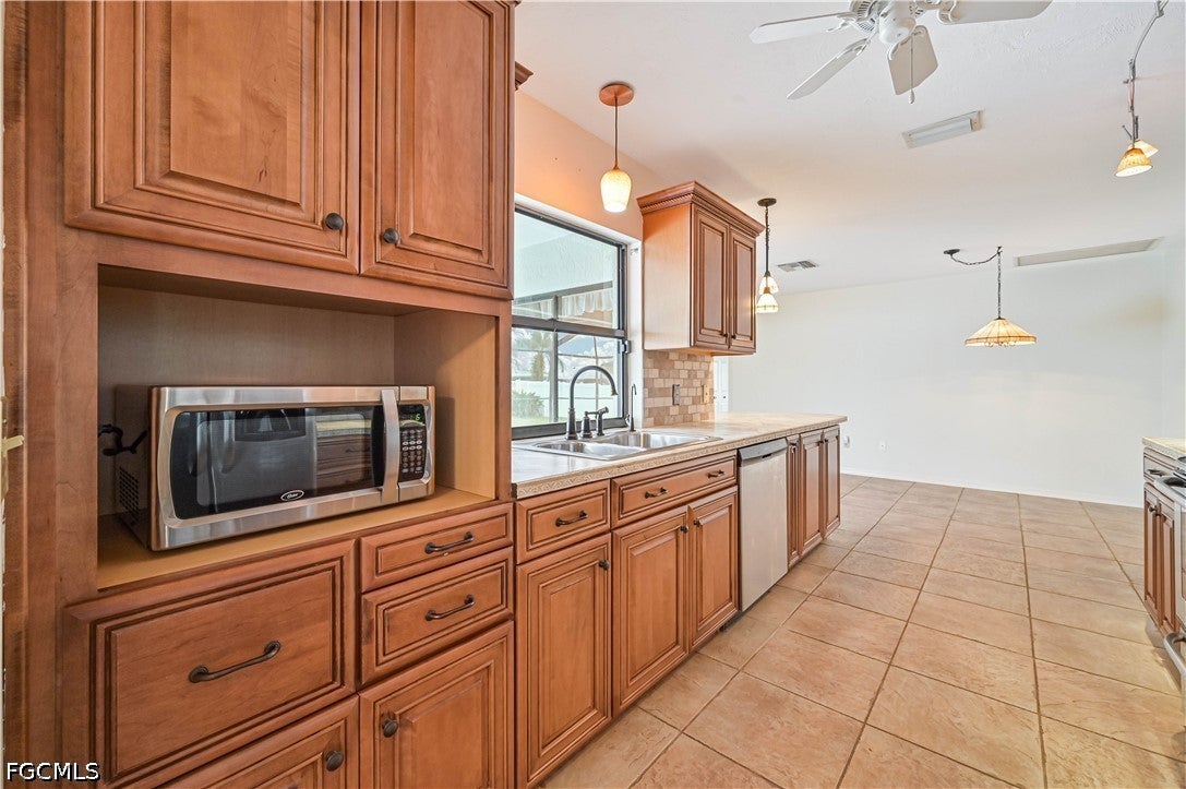 634 SE 32nd Street