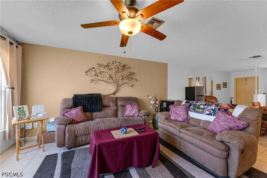 4641 Palm Tree Boulevard 9