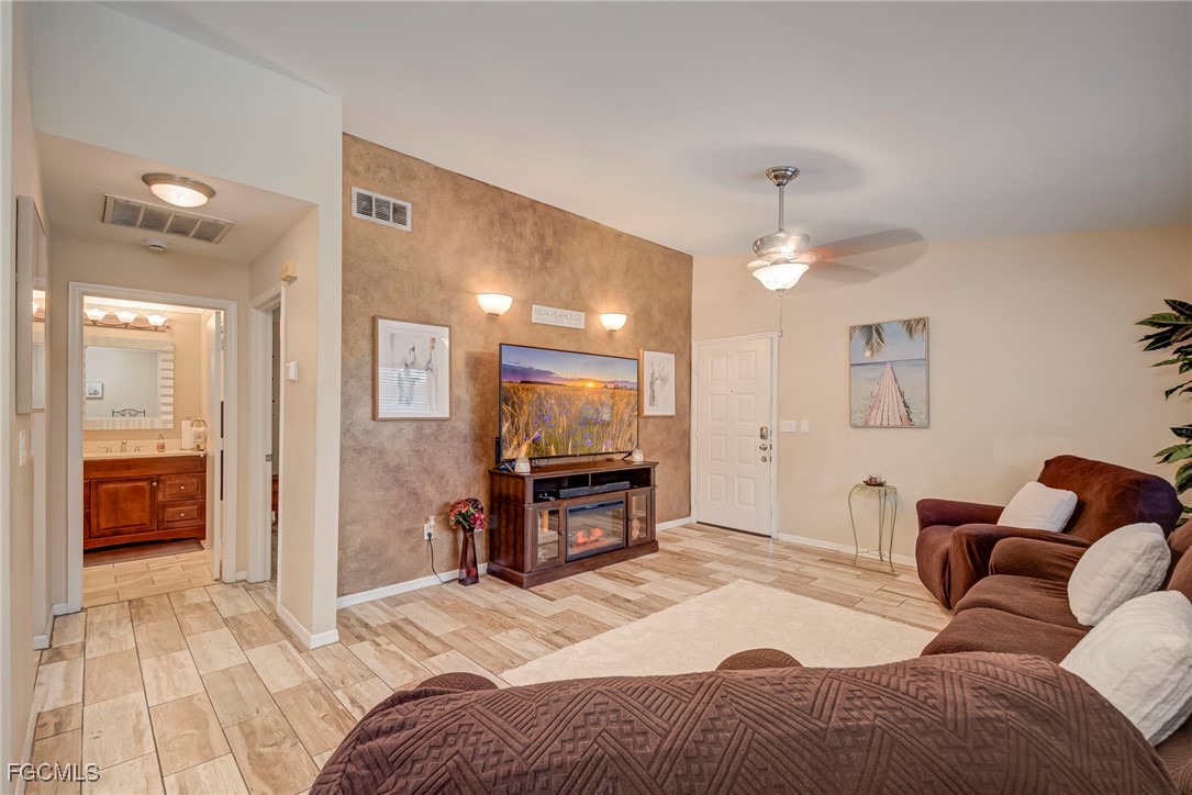 13281 Whitehaven Lane 405