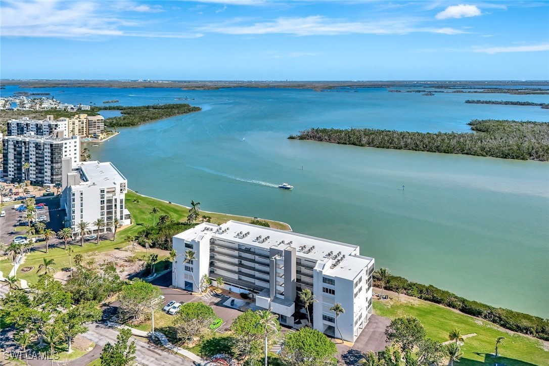 4223 Bay Beach Lane 4H