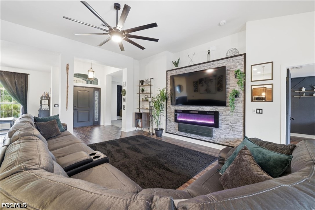 4122 NE 20th Court
