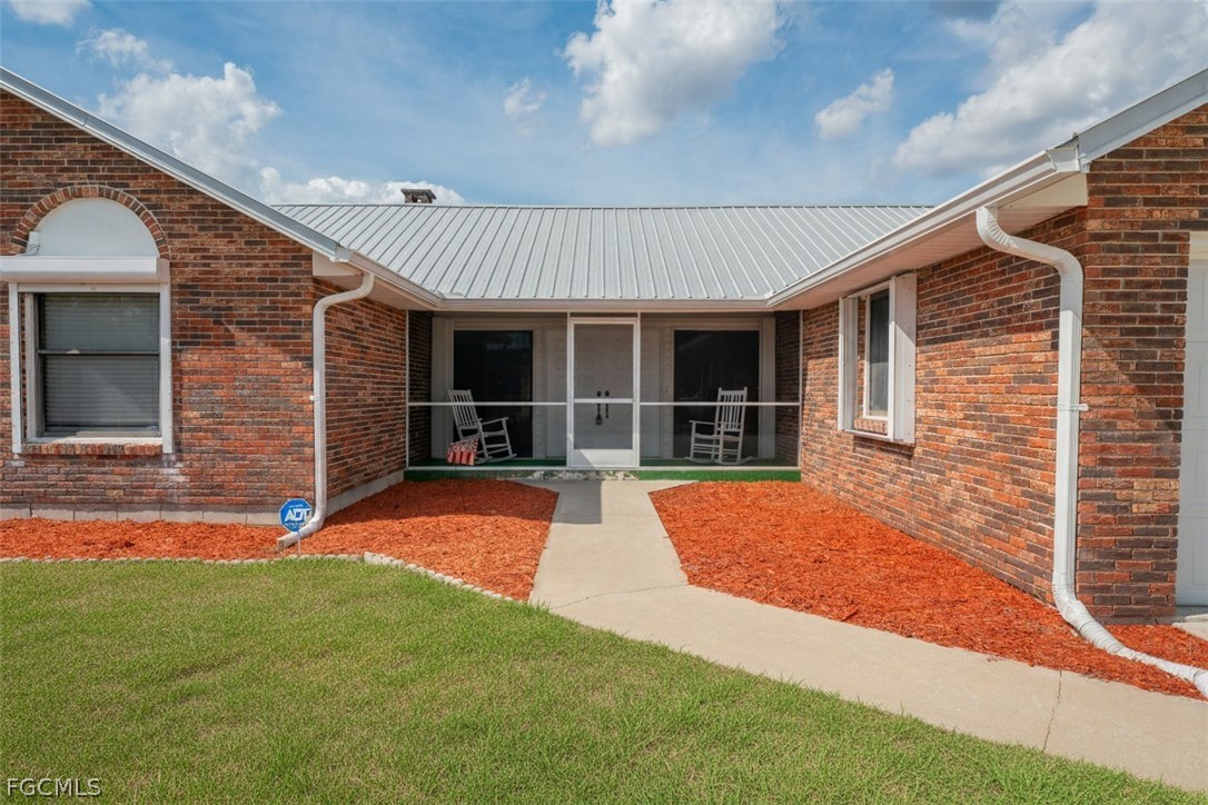 5018 E Hummingbird Drive