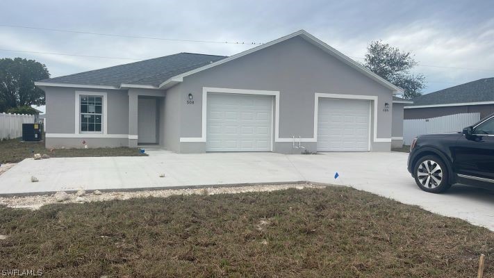 3605 SW 8th Place