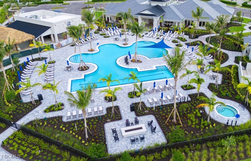 7002 Del Webb Oak Creek Boulevard N