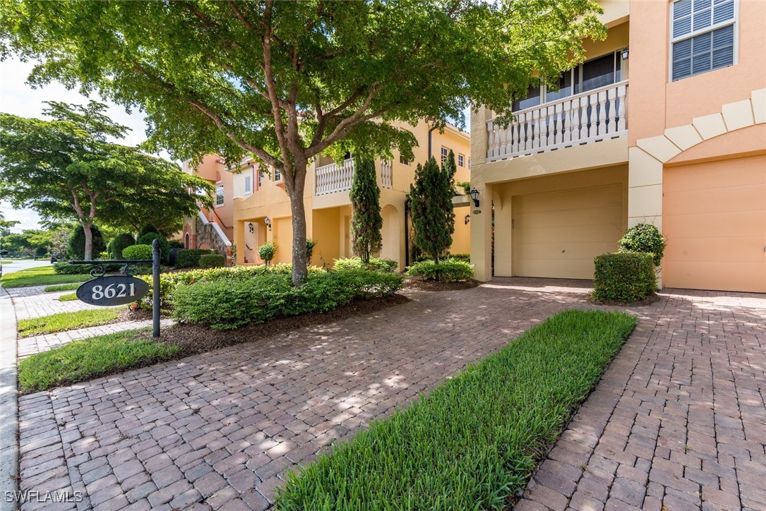 8621 Piazza Del Lago Circle 103