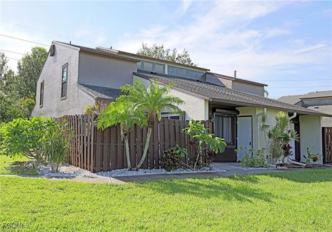 Photo of 12961 Sandpoint Court, Fort Myers, FL 33919 (MLS # 2025000501) Photo of 12961 Sandpoint Court, Fort Myers, FL 33919 (MLS # 2025000501)