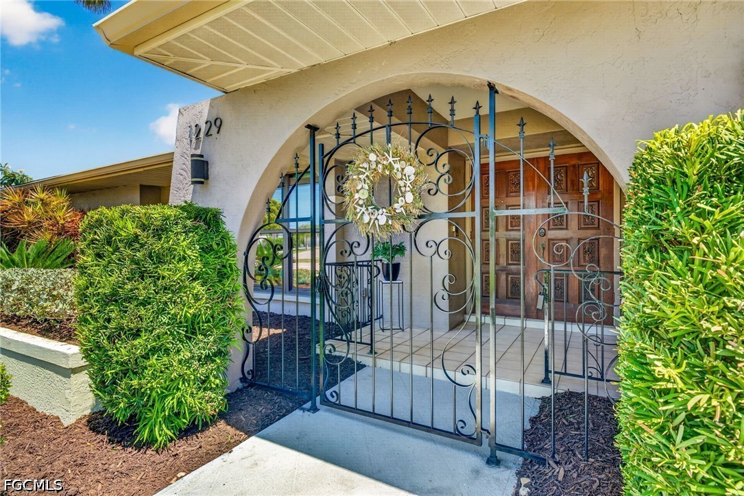 1229 El Dorado Parkway E