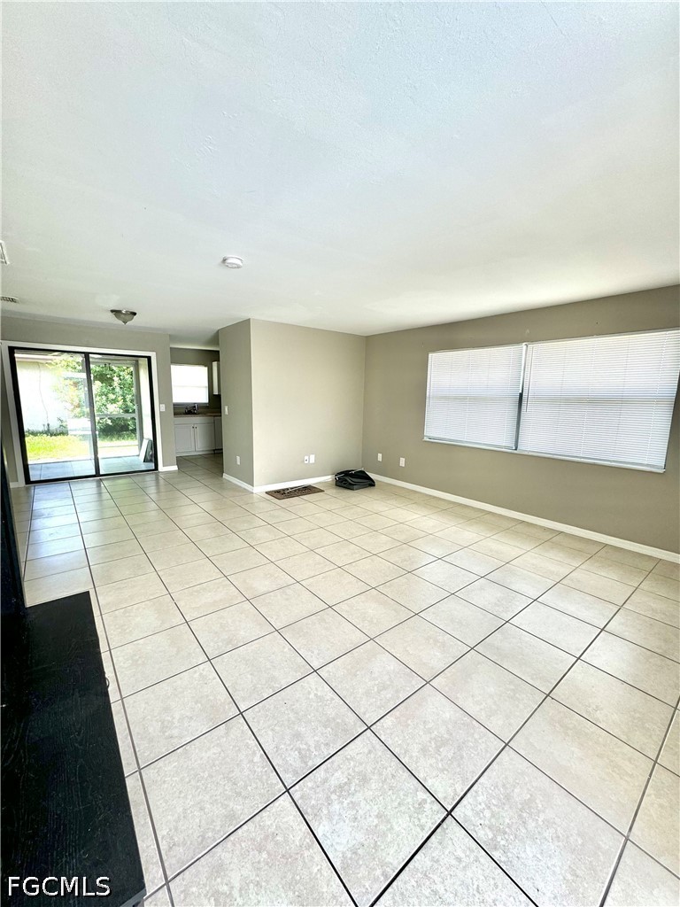 129 SE 23rd Place -Unit 2