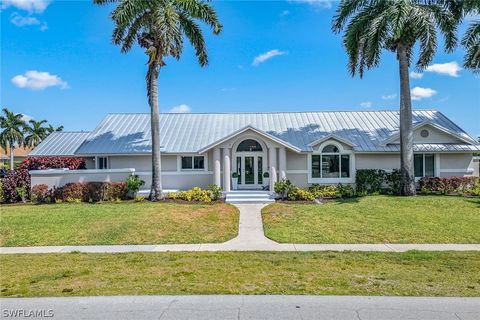 A home in MARCO ISLAND