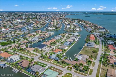 A home in MARCO ISLAND