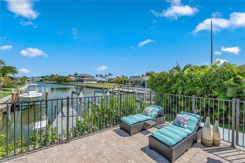 A home in MARCO ISLAND