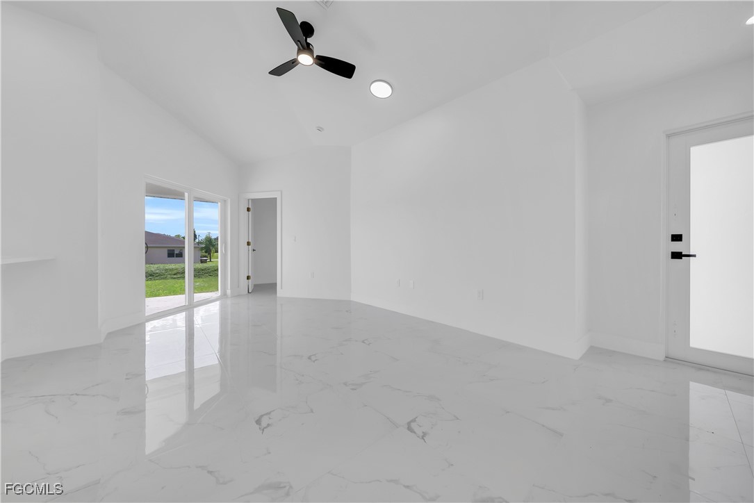 4675/4677 Golfview Boulevard