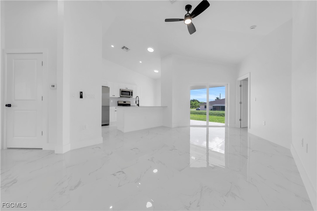 4675/4677 Golfview Boulevard