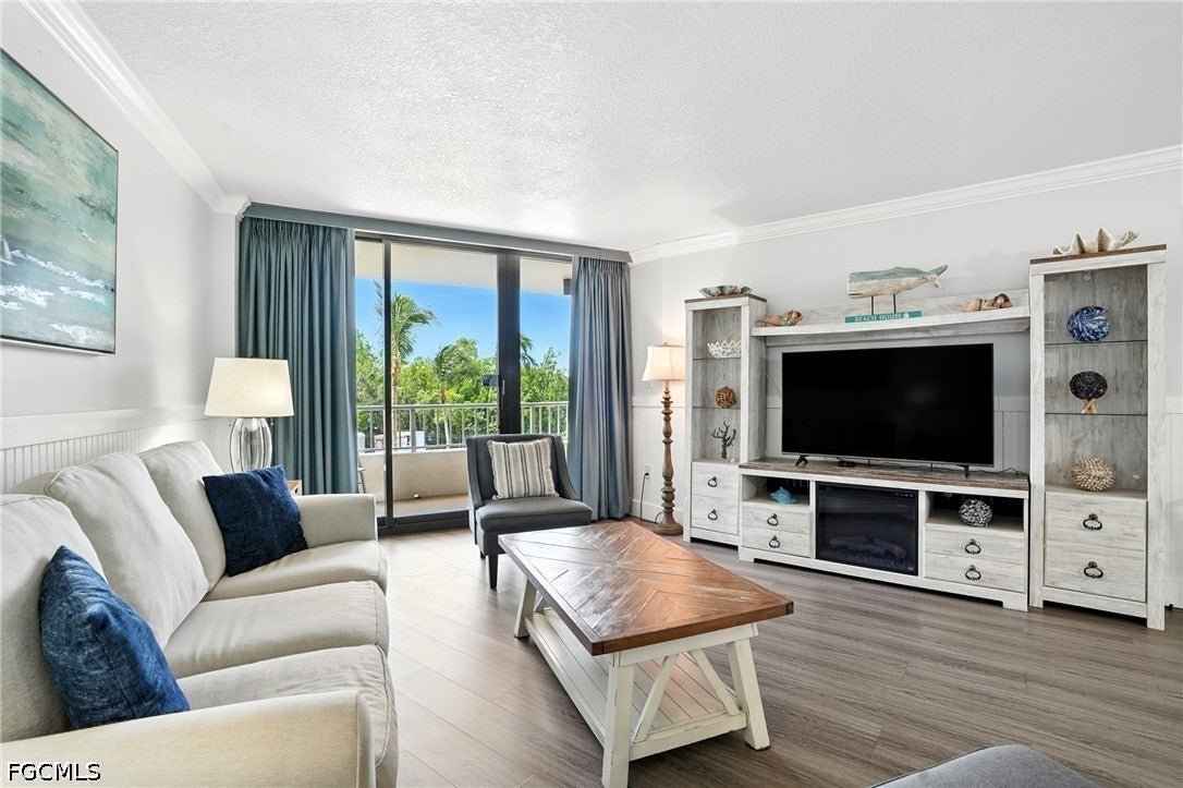 440 Seaview Court 201