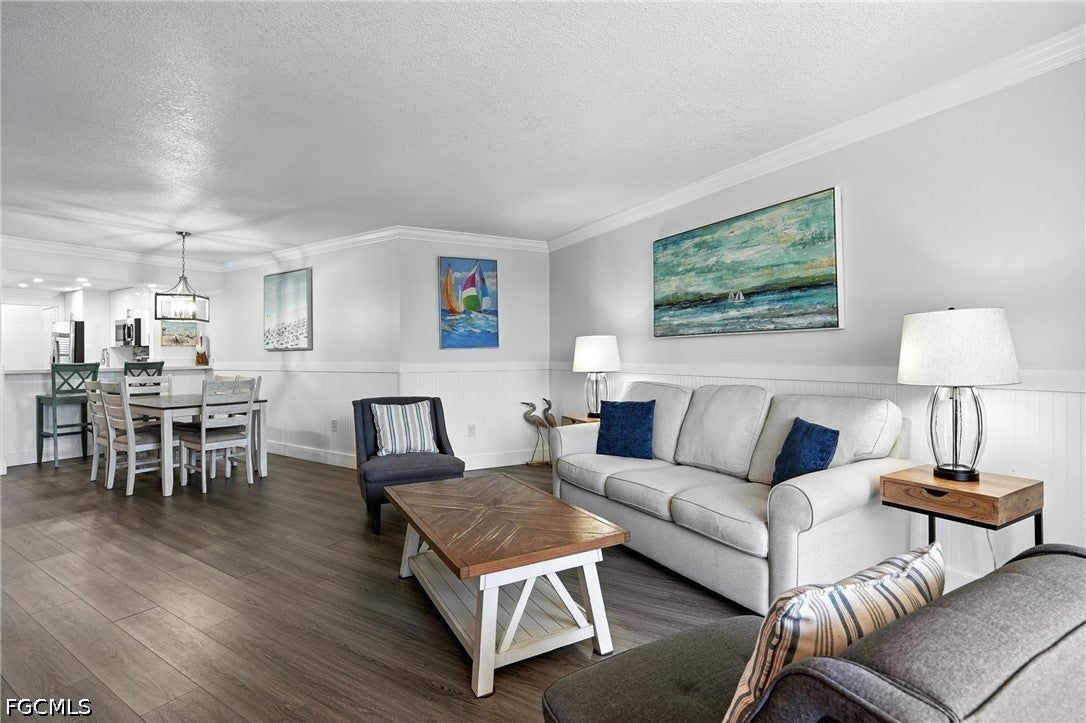 440 Seaview Court 201