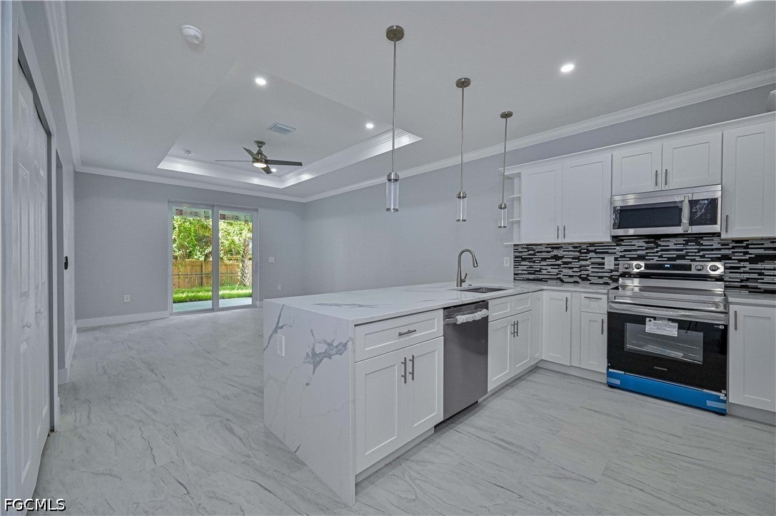 4338 Lexington Avenue