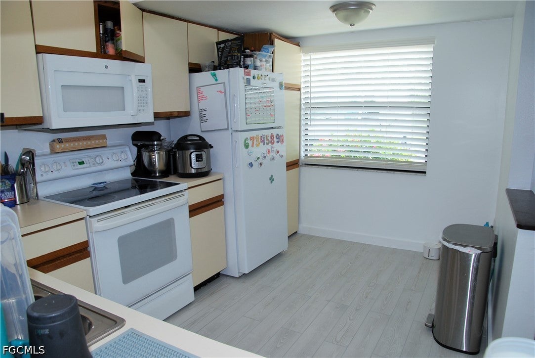 3734 SW 8th Court 102