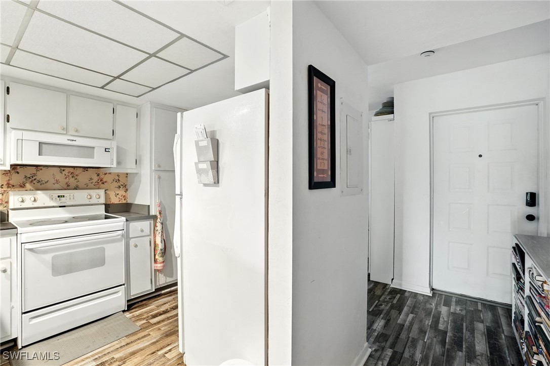 2231 E 5th Street 207