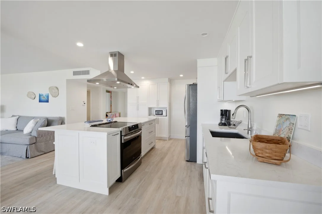 2316 Gulf Shore Boulevard N Unit 411, Naples, FL, 34103, US, 2 Bedrooms Bedrooms, ,3 BathroomsBathrooms,Residential,Active,2316 Gulf Shore Boulevard N Unit 411,226022557