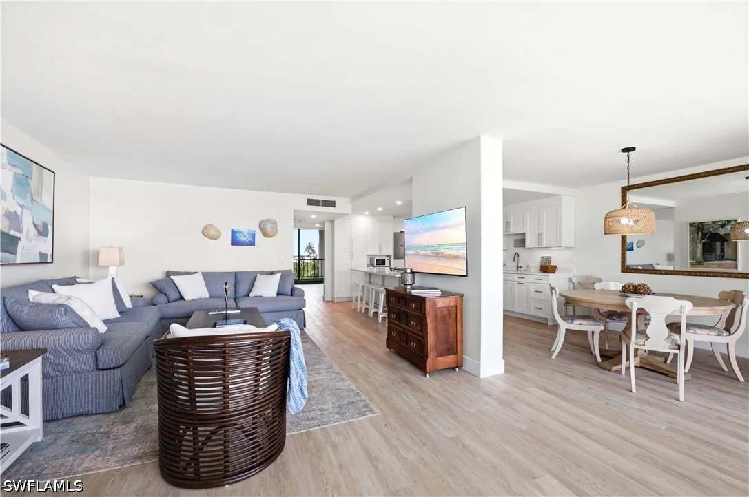 2316 Gulf Shore Boulevard N Unit 411, Naples, FL, 34103, US, 2 Bedrooms Bedrooms, ,3 BathroomsBathrooms,Residential,Active,2316 Gulf Shore Boulevard N Unit 411,226022557