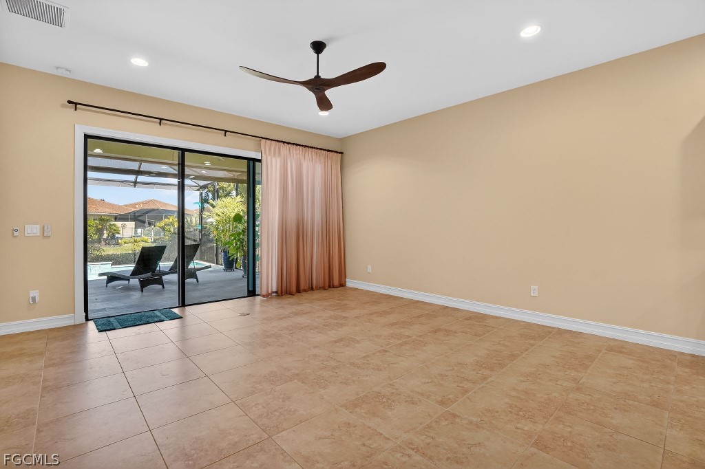 8260 Venetian Pointe Drive