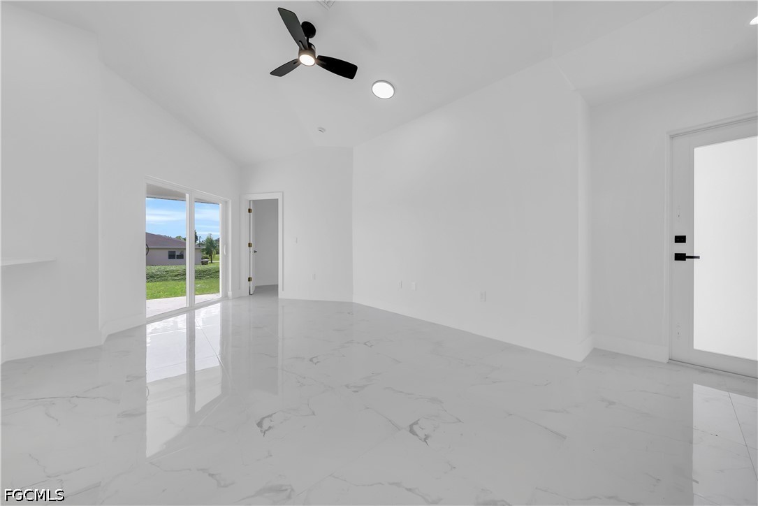 4675-4677 Golfview Boulevard