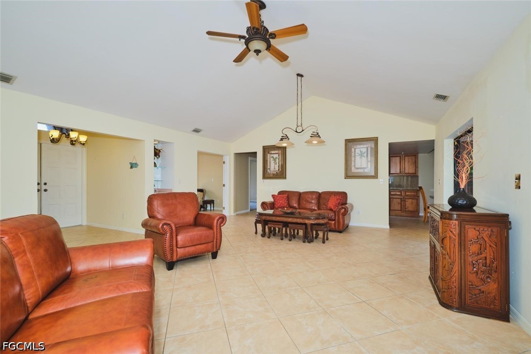 4122 SW 22nd Court