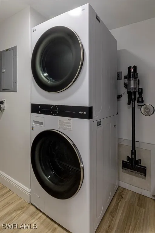 Naples, Florida 34104, United States, 2 Bedrooms Bedrooms, ,2 BathroomsBathrooms,Residential,Active,138568