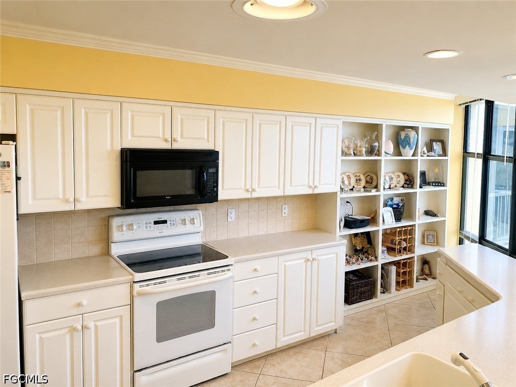 6000 Pelican Bay Boulevard 904