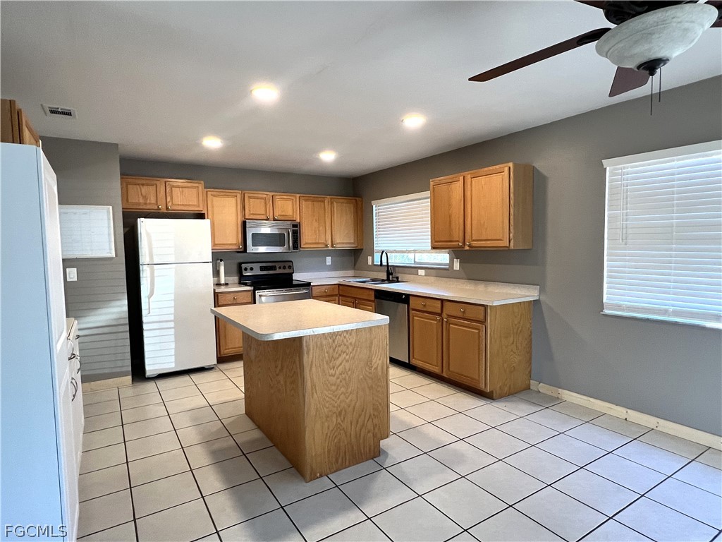 4040 S Edgewater Circle