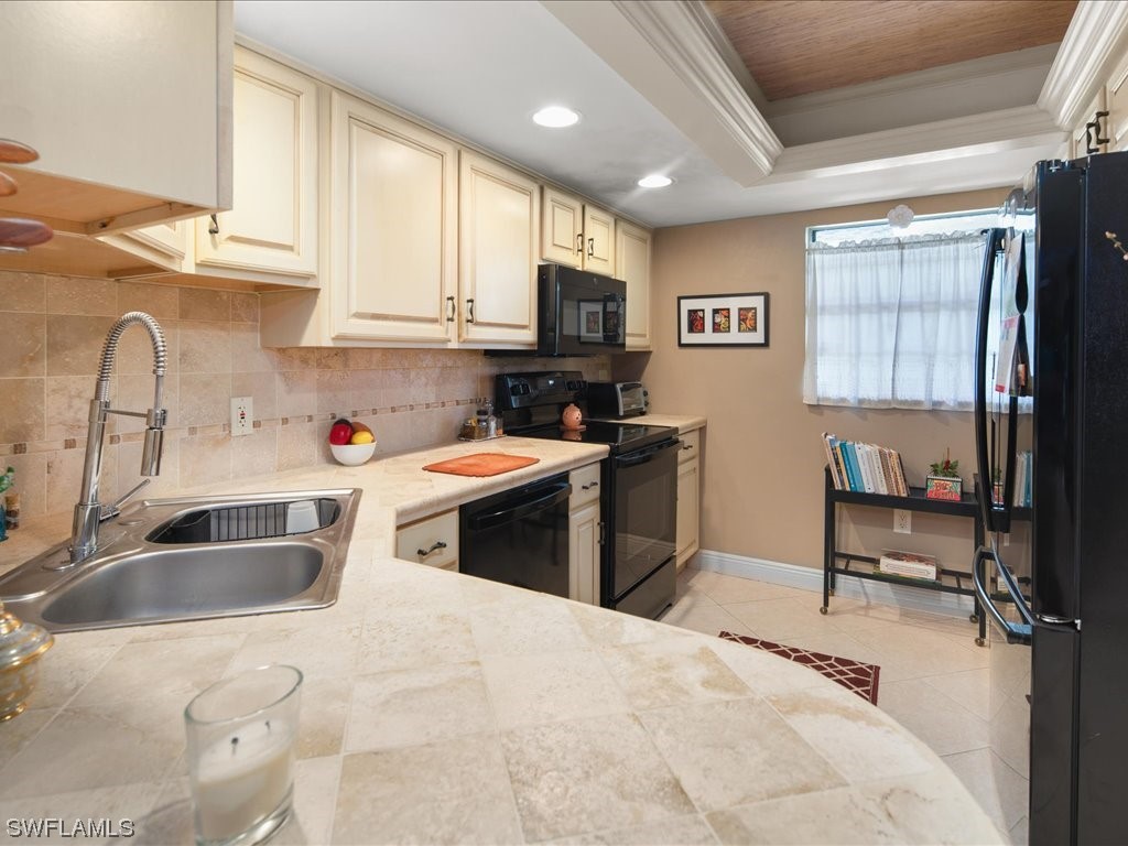 9395 Pennsylvania Avenue 6